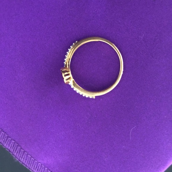 Thai ruby ring with Diamond in 9k Yellow Gold - Picture 3 of 5